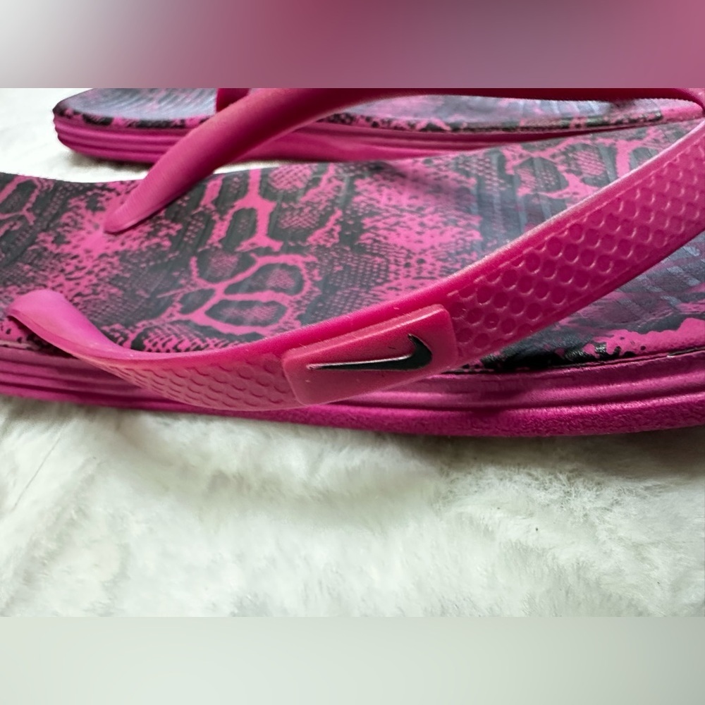 Nike Women's Sandals in Pink and Black - Picture 3 of 7